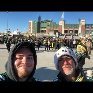 Meet your Posher, Brett